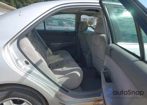 2002 Toyota Camry Le V6 z USA, uszkodzony, nr VIN 4T1BF32K92U535522